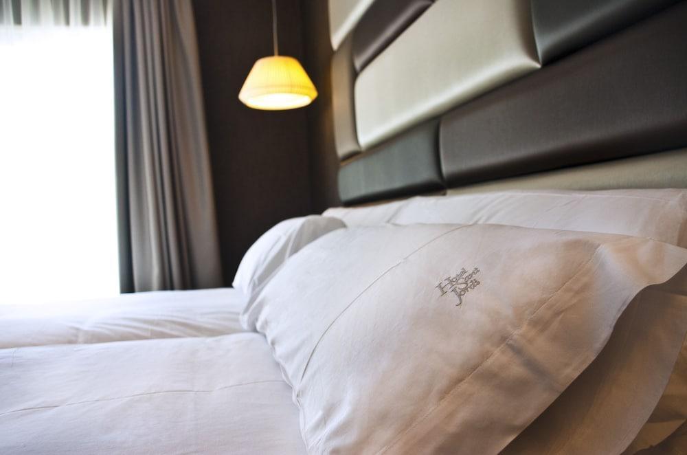 Sant Jordi Boutique Hotel Calella Exterior photo A pillow