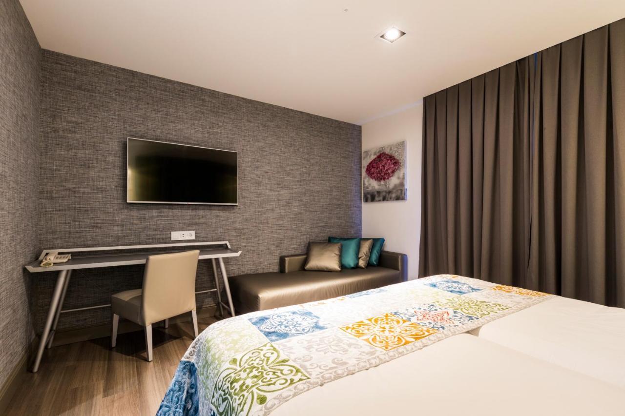 Sant Jordi Boutique Hotel Calella Exterior photo Deluxe Room